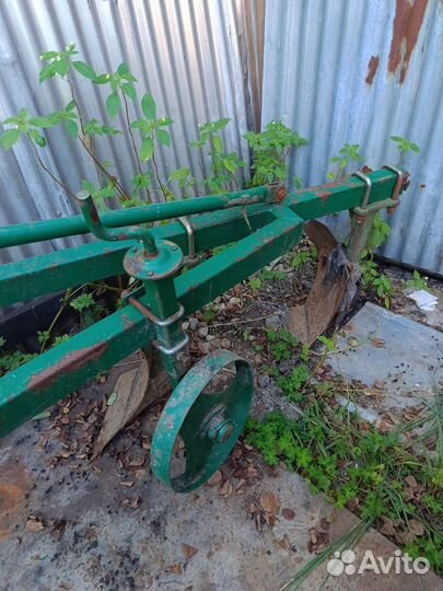 Плуг 3х корпусный