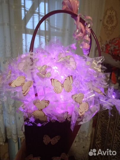 Конверты и сумочки со светящимися бабочками