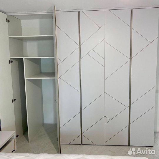 Угловой шкаф