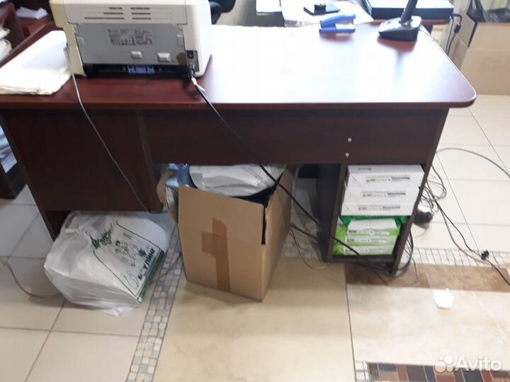 Продам стол компьютерный