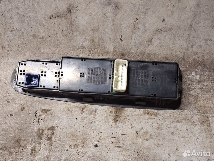 Блок стеклоподъемниками Hyundai Elantra