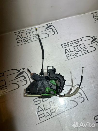 Замок двери передний левый Kia Ceed JD D4FB 2013