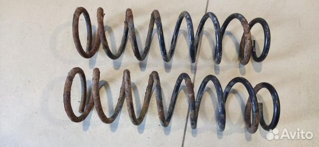 Пружина задняя Mitsubishi Lancer 7 2000