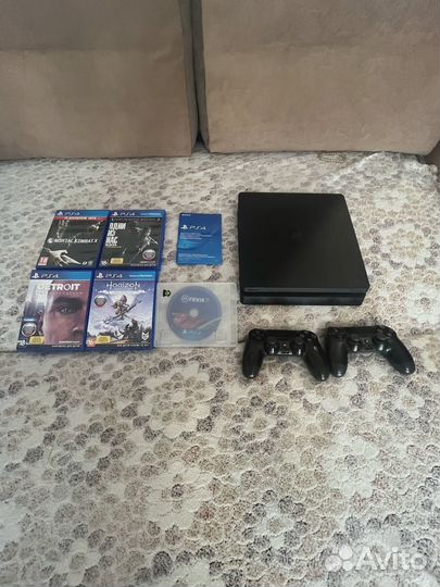 Продам ps4 Slim