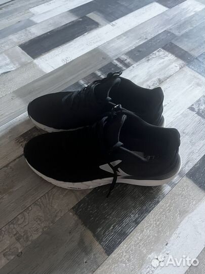 Кроссовки Демикс