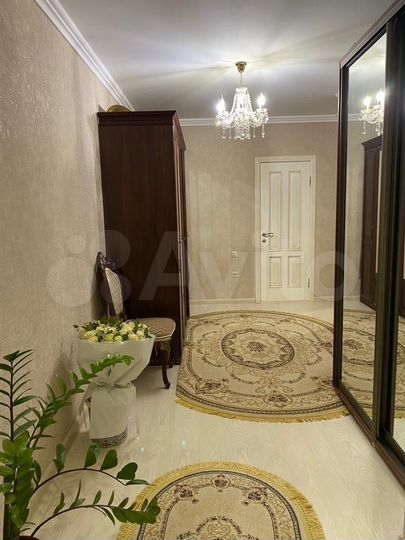 2-к. квартира, 81,5 м², 5/10 эт.