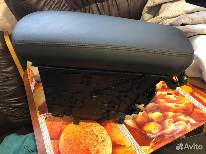 Подлокотник Kia K5 DL3 G4KN 2021