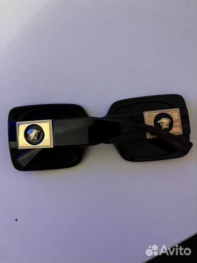 Солнцезащитные очки versace