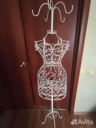 Вешалка в спальню