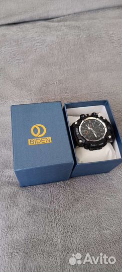 Спортивные водонепроницаемые часы