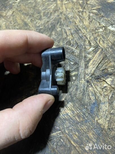 Шестерня бардачка citroen c4