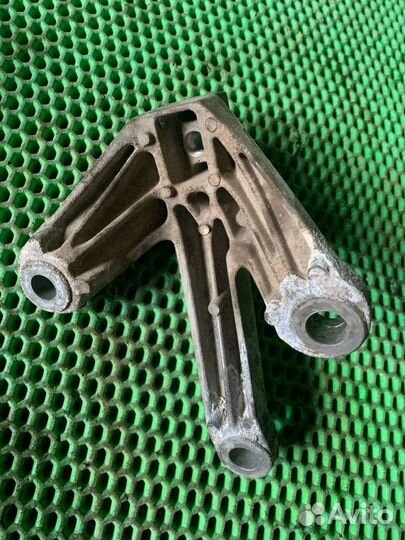 Кронштейн кпп левый Ford Focus 3 3 iqdb 2013