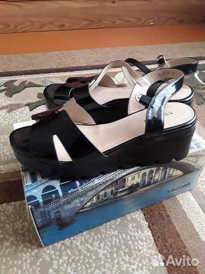 Обувь женская 40 пакетом