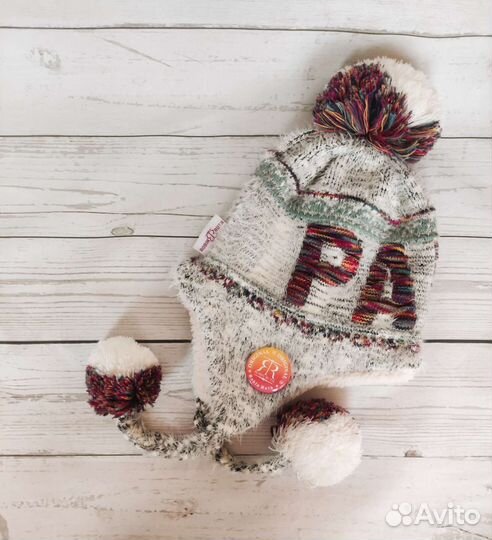 Шапка для девочки из Парижа теплая