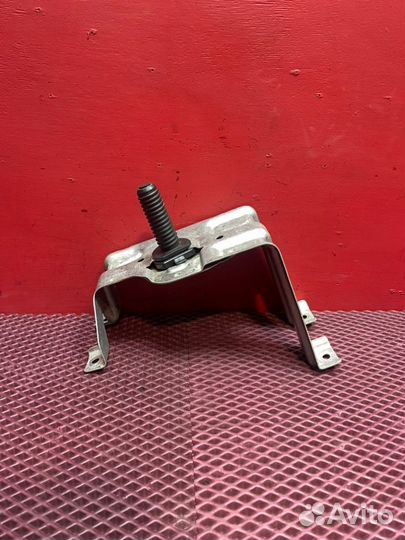 Крепление запасного колеса Audi A8 D4 cdda 2012