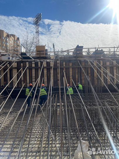 Подсобный рабочий на строительстве