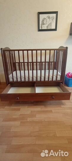 Детская кроватка с матрасом