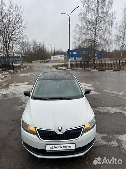 Skoda Rapid 1.6 МТ, 2018, битый, 127 000 км
