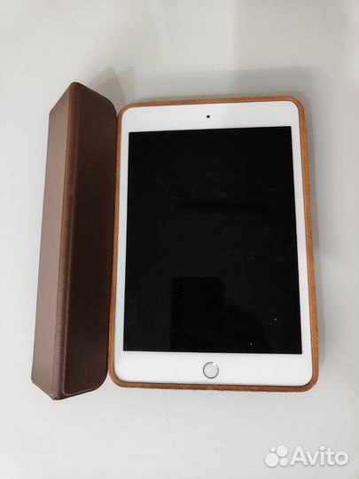 Продам iPad mini 4