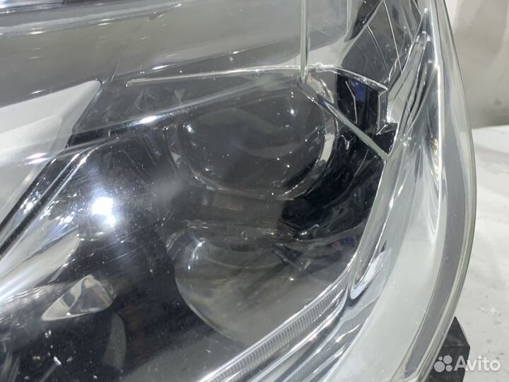 Передняя левая LED фара Mitsubishi Pajero Sport 3