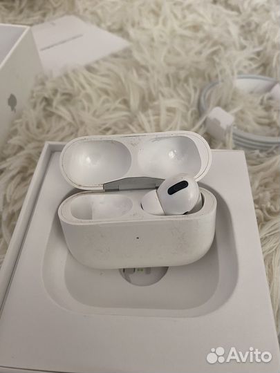 Earpods pro правый наушник + кейс