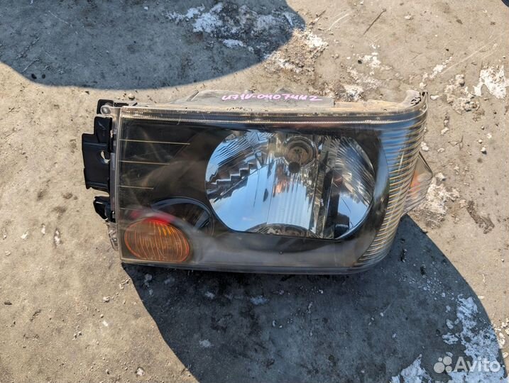 Фара Nissan Clipper U72V 3G83 Лев. Перед