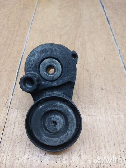 Натяжной ролик приводного ремня Opel Vectra C