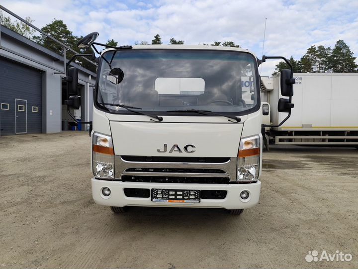 Бортовой грузовик JAC N90, 2024