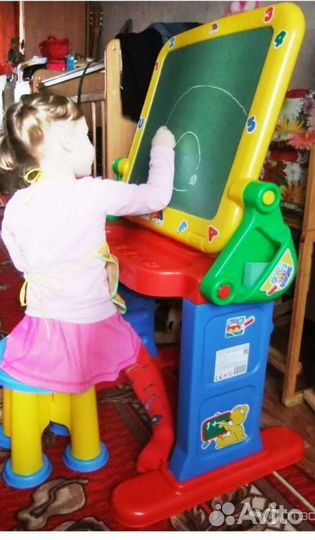 Столик парта и мольберт