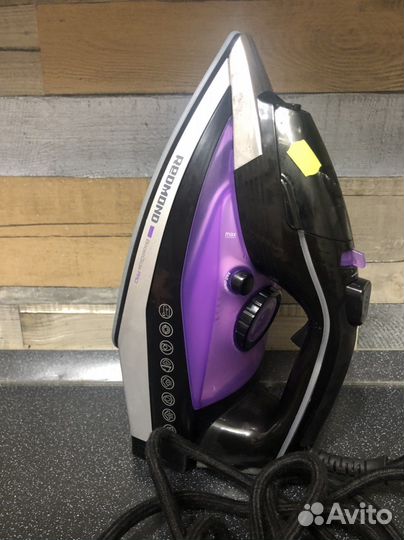 Утюг Redmont на запчасти или в ремонт