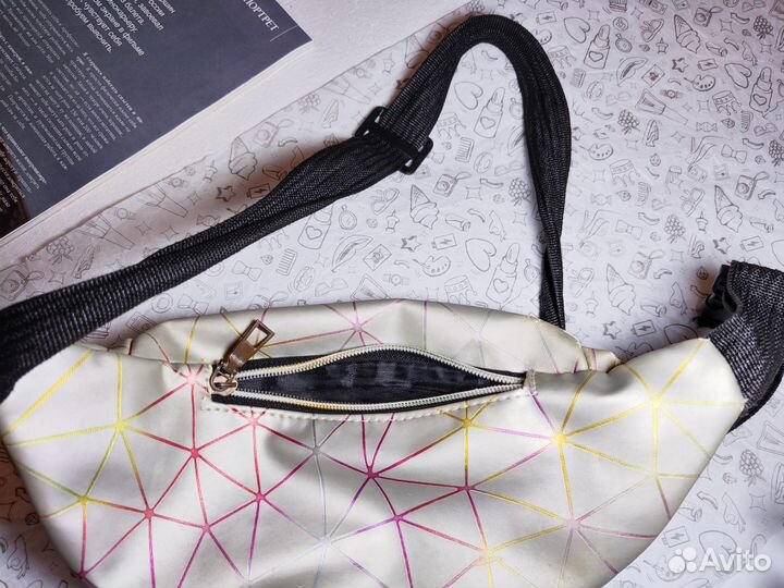 Сумка бананка на пояс голографическая