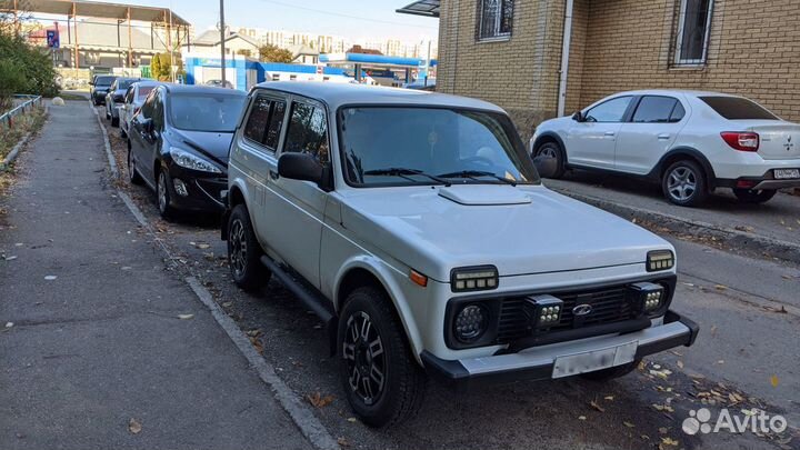 Воздухозаборник Нива Аэро-Эффект белые