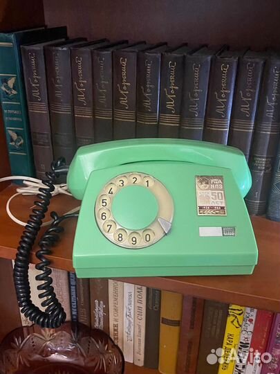 Старый телефон