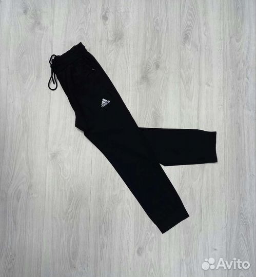 Женские спортивные костюмы