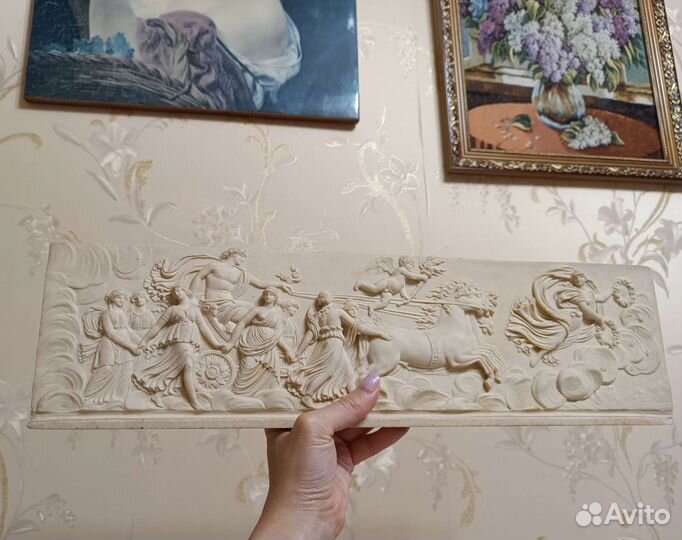 Гипсовый барельеф