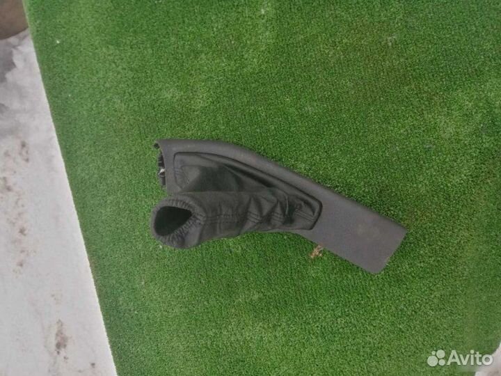 Кожух рычага ручника Ford Focus 2012