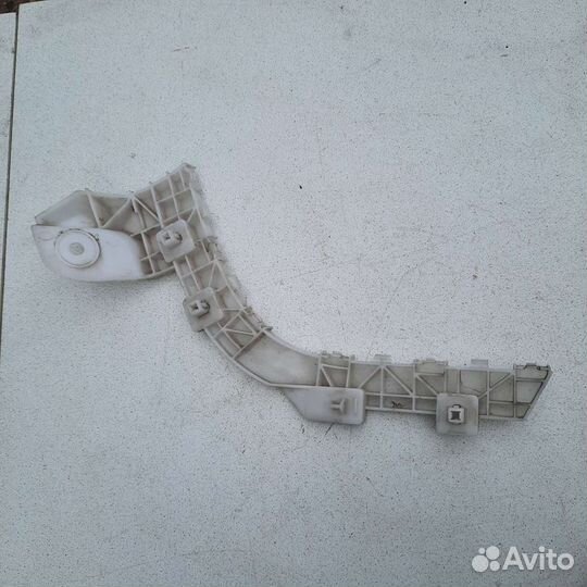 Кронштейн заднего бампера левый Mitsubishi ASX