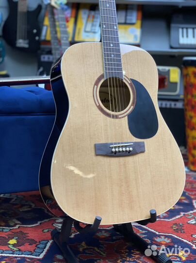 Гитара шестиструнная