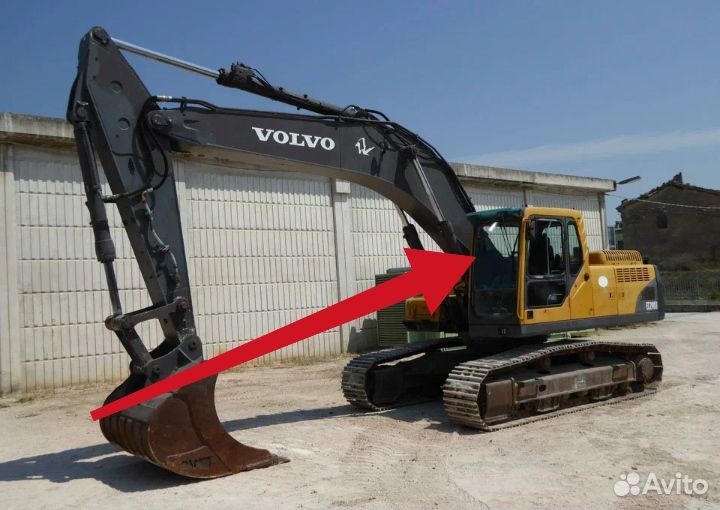 Стекло лобовое на экскаватор Volvo ec250dl