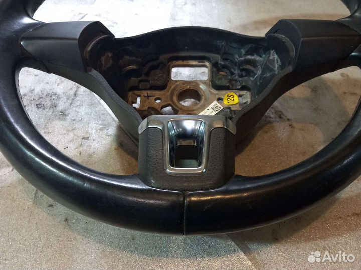 Рулевое колесо VW Tiguan 1