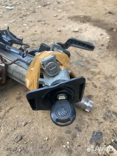 Замок зажигания Skoda Rapid 1