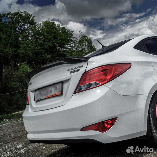Лип спойлер на багажник zeus для Hyundai Solaris