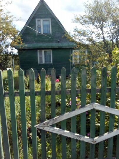 Дача 20 м² на участке 10 сот.