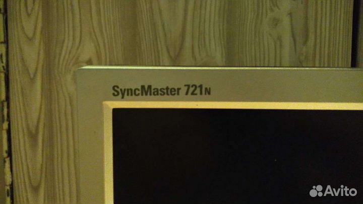 Монитор - Samsung SyncMaster 721n