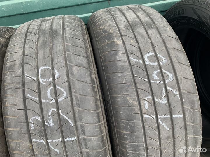 Bridgestone B249 235/55 R20