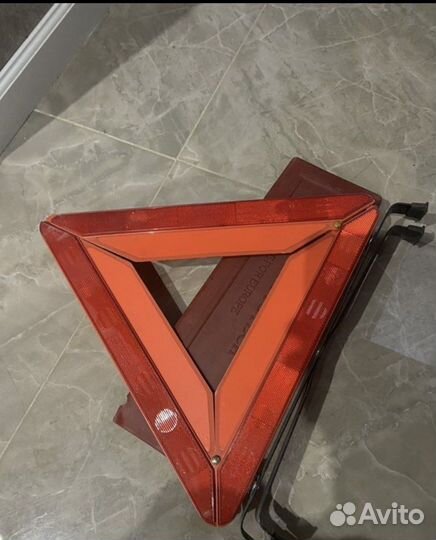 Автомобильный пылесос аварийный знак