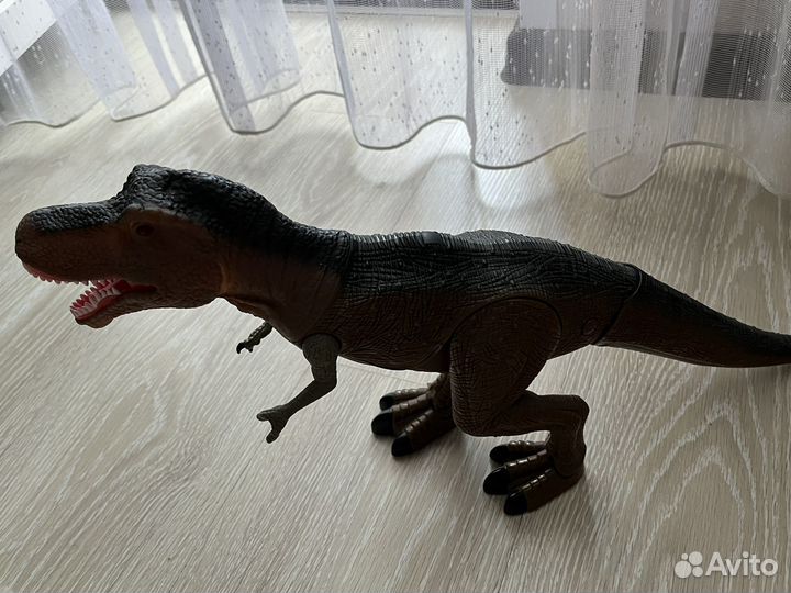 Динозавры игрушки