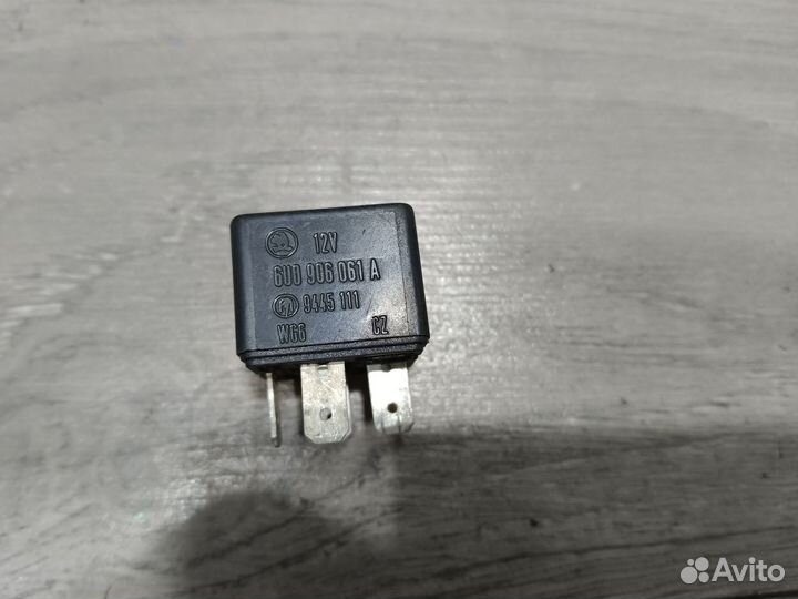 Реле Оригинал VAG № 447 - 6U0906061A