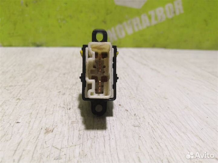 Кнопка стеклоподъемника Мазда 6