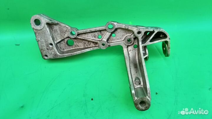 Кронштейн переднего рычага для Skoda Octavia А5